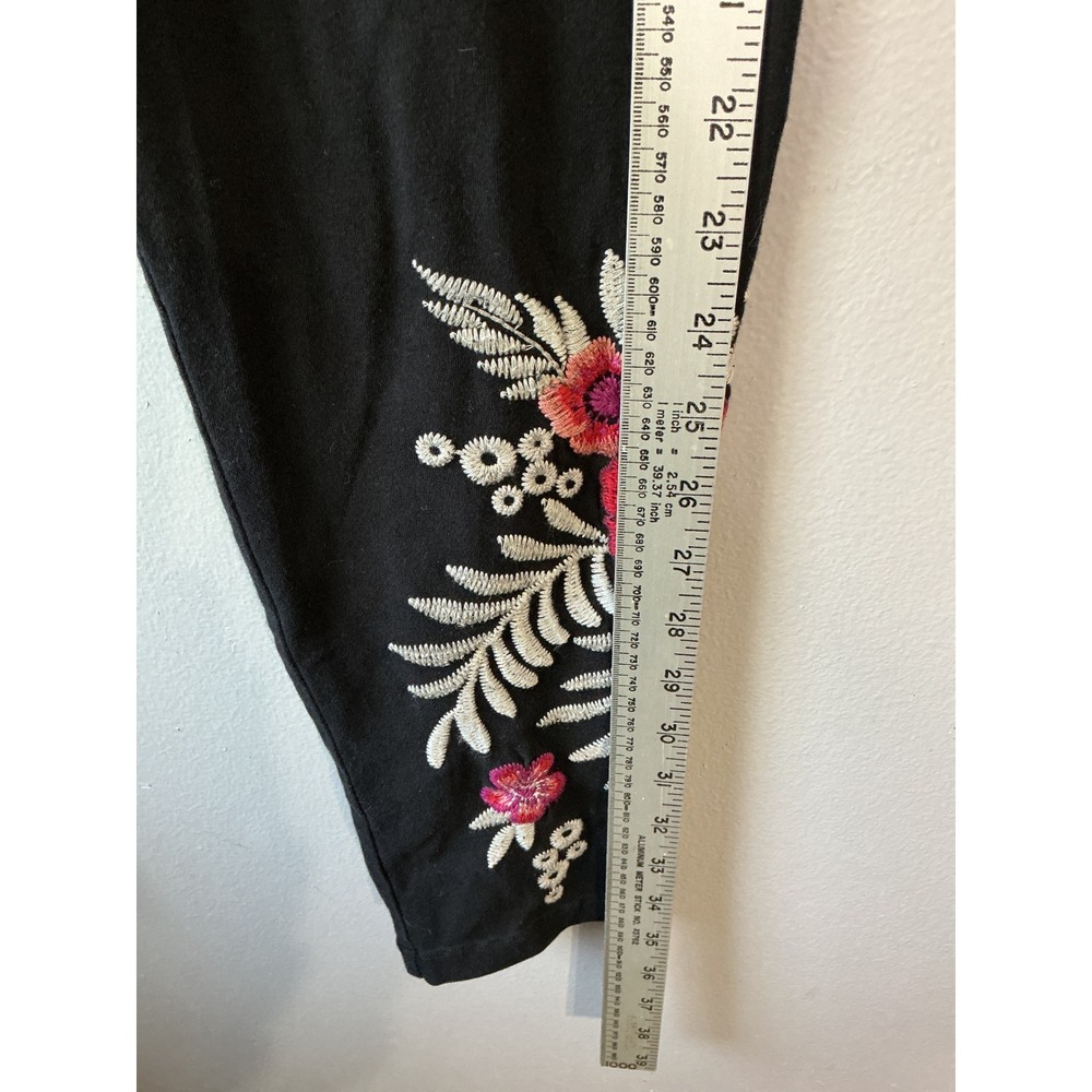 JW Los Angeles Black Floral Embroidered Leggings Womens Size Medium Boho Pants - Picture 8 of 9